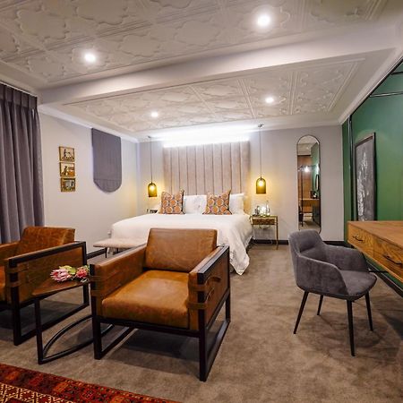 Sanctuary Mandela Hotel Johannesburg Bagian luar foto