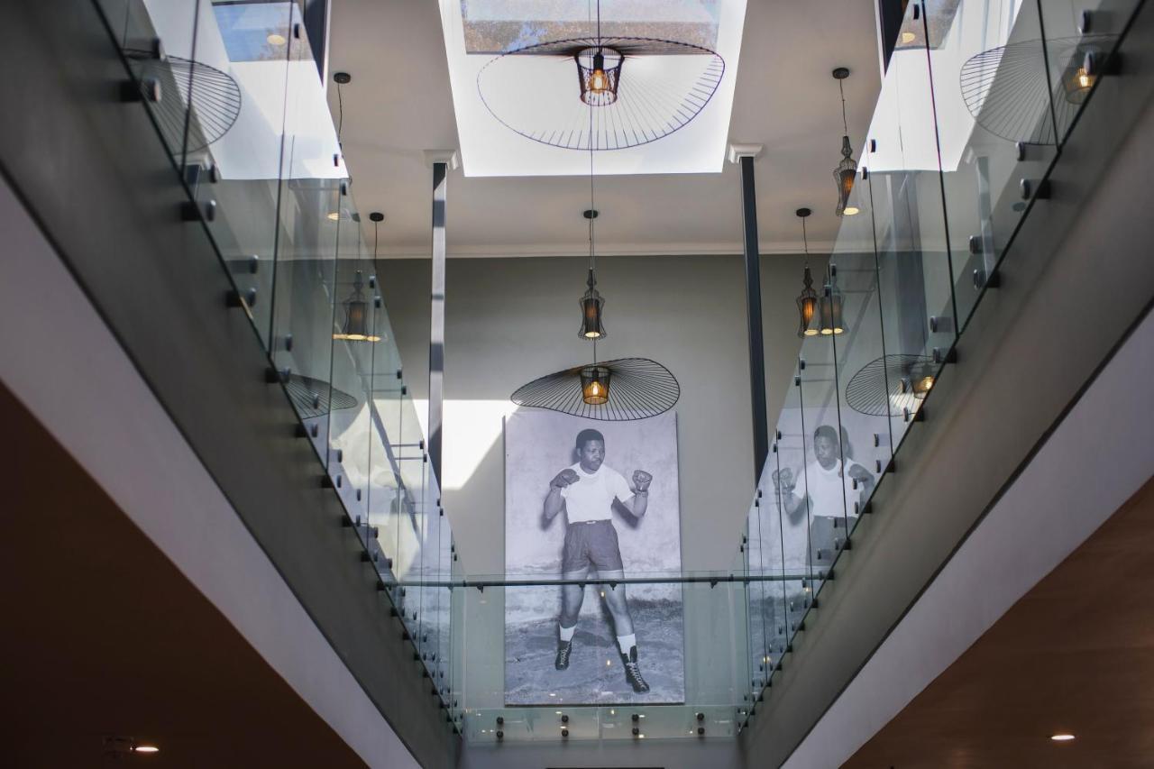 Sanctuary Mandela Hotel Johannesburg Bagian luar foto