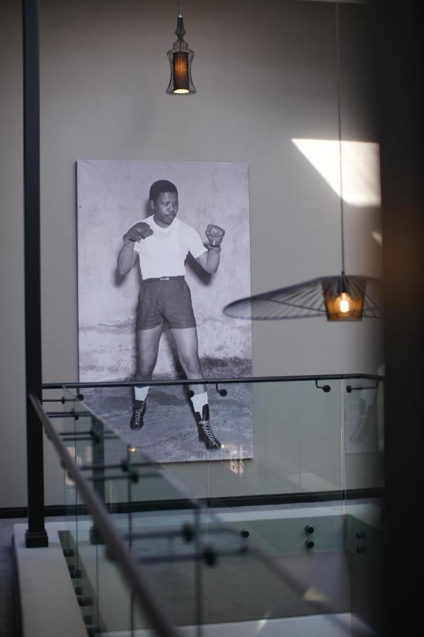 Sanctuary Mandela Hotel Johannesburg Bagian luar foto