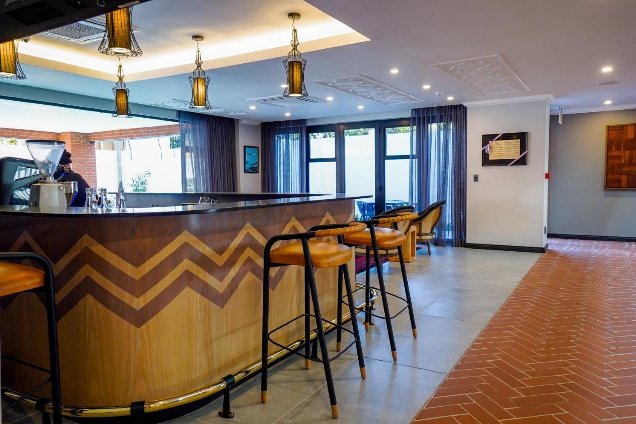 Sanctuary Mandela Hotel Johannesburg Bagian luar foto