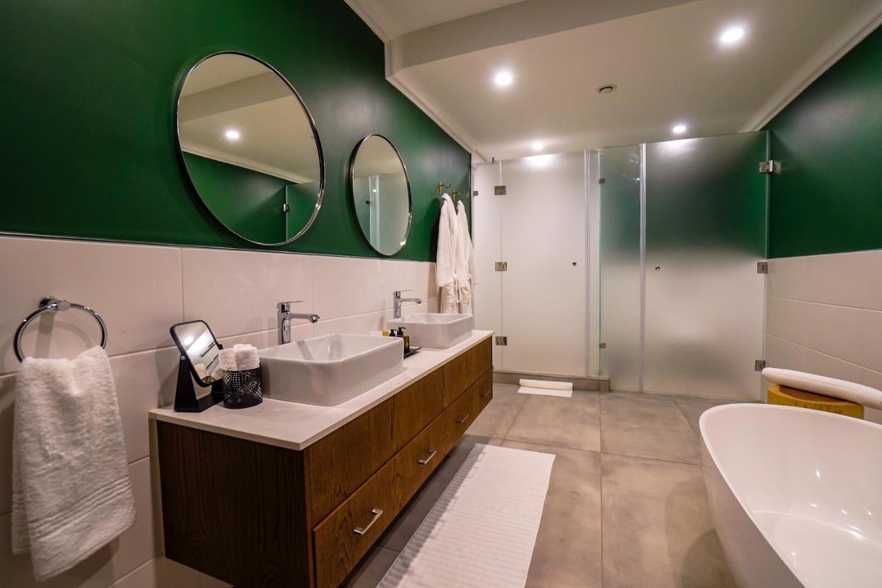 Sanctuary Mandela Hotel Johannesburg Bagian luar foto