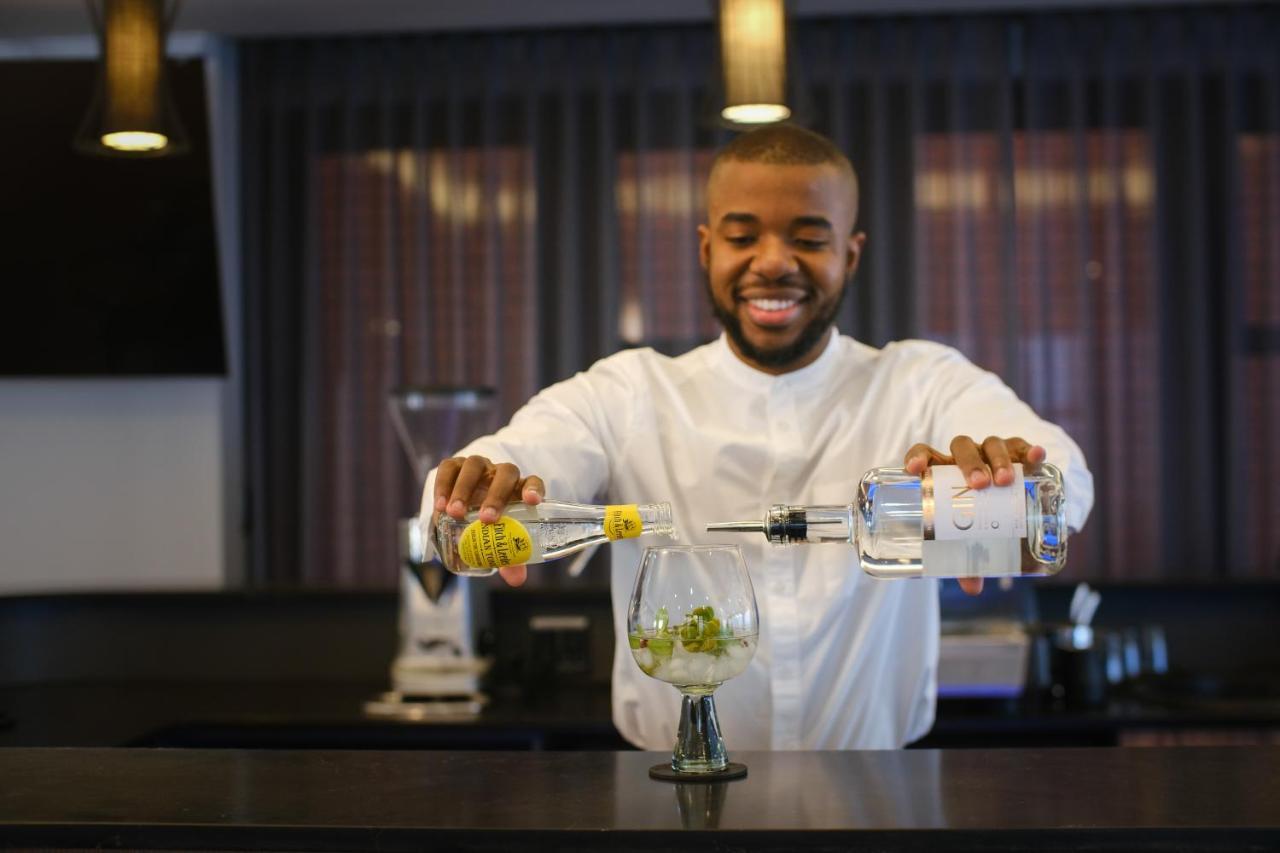 Sanctuary Mandela Hotel Johannesburg Bagian luar foto