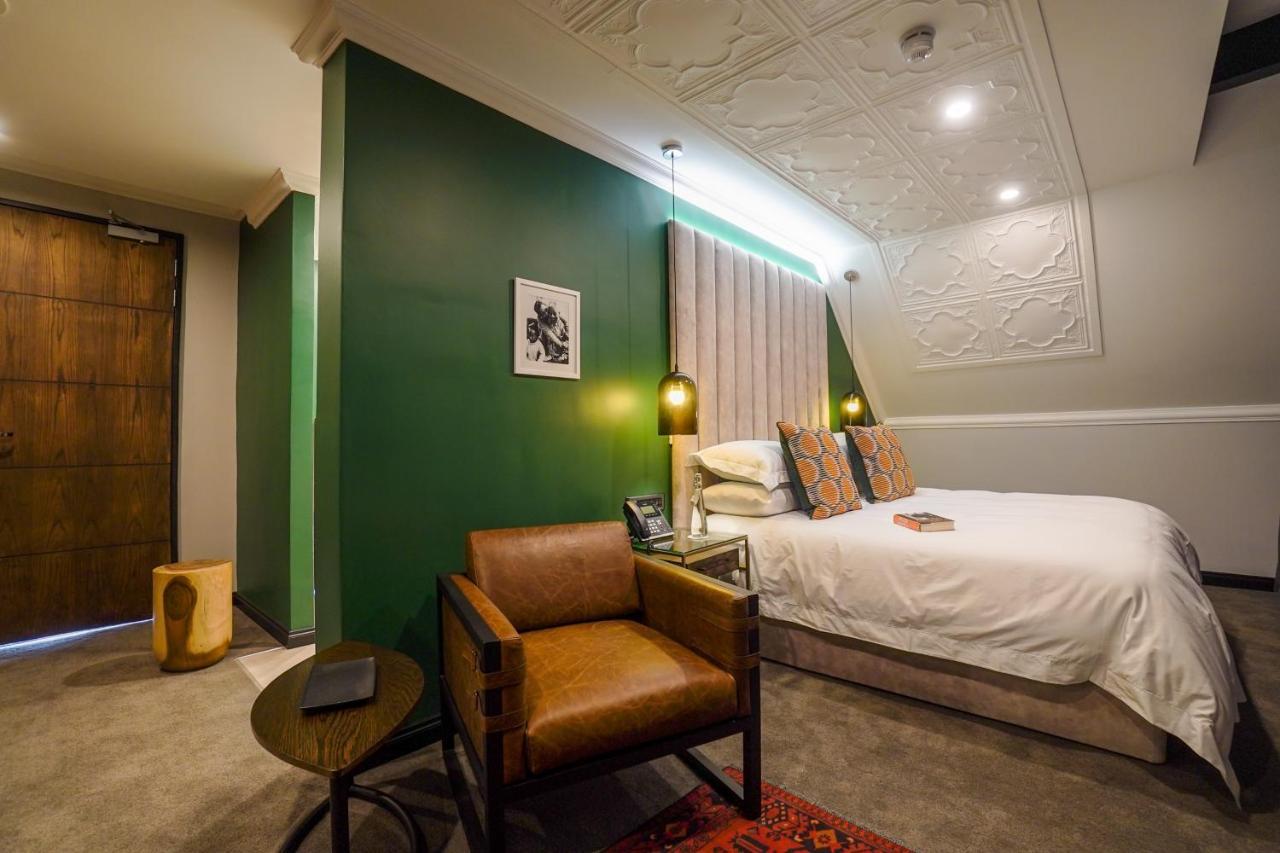 Sanctuary Mandela Hotel Johannesburg Bagian luar foto