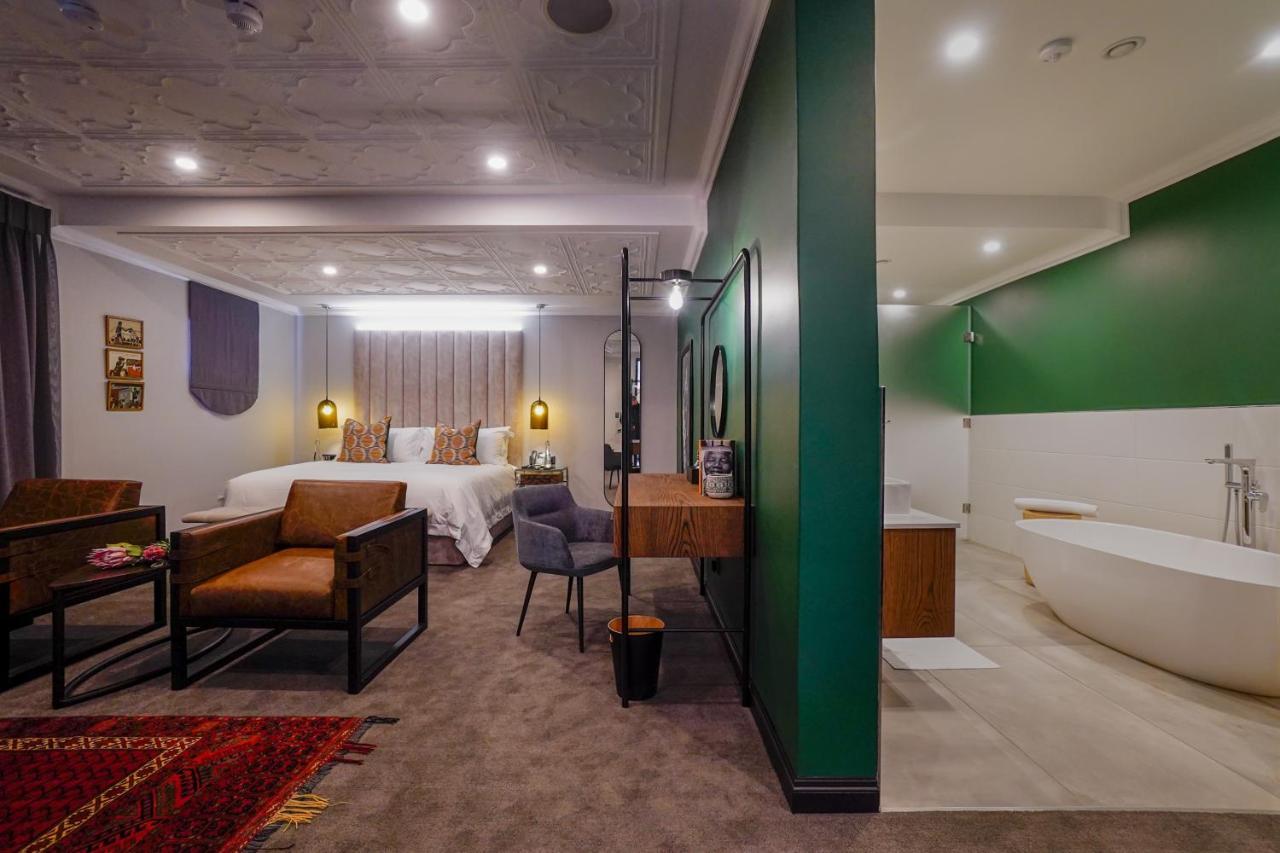 Sanctuary Mandela Hotel Johannesburg Bagian luar foto