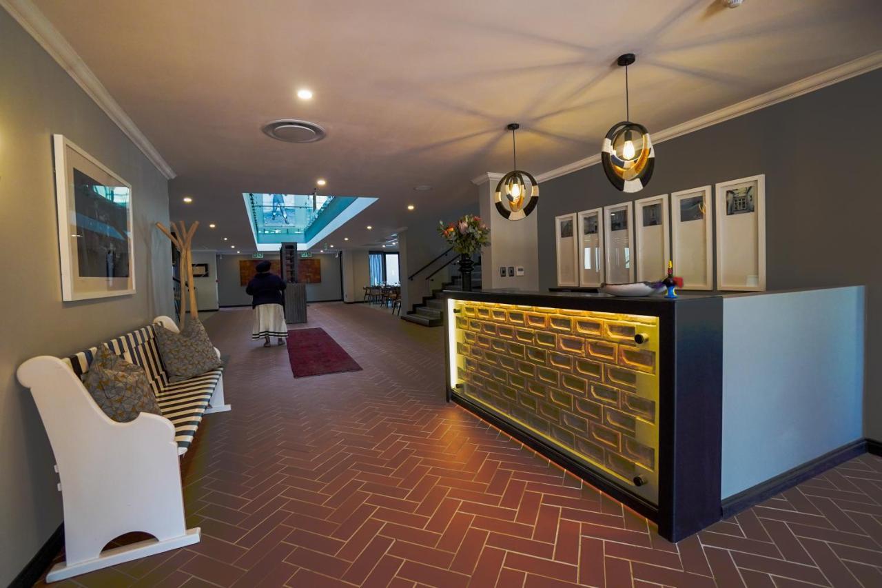 Sanctuary Mandela Hotel Johannesburg Bagian luar foto