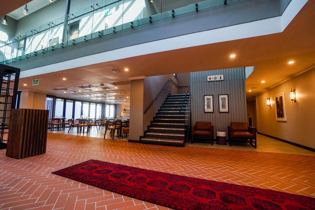 Sanctuary Mandela Hotel Johannesburg Bagian luar foto