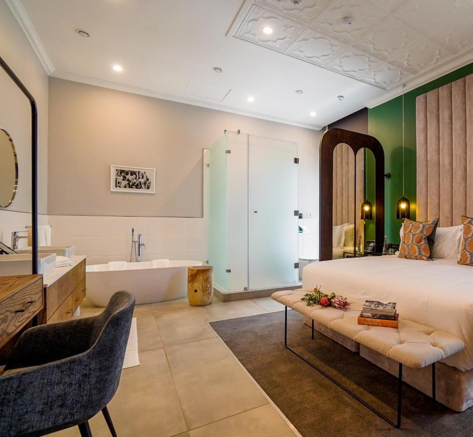 Sanctuary Mandela Hotel Johannesburg Bagian luar foto