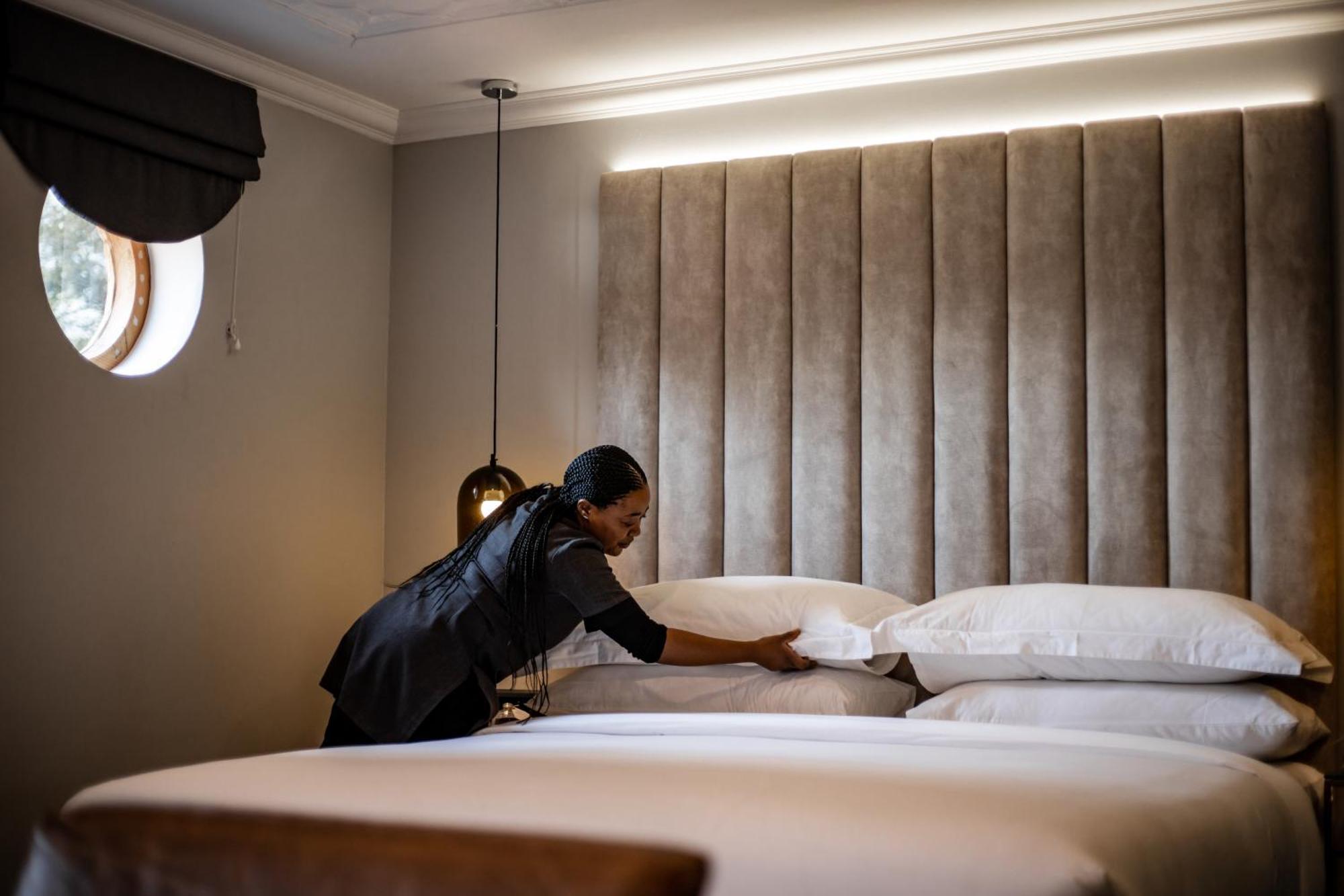 Sanctuary Mandela Hotel Johannesburg Bagian luar foto